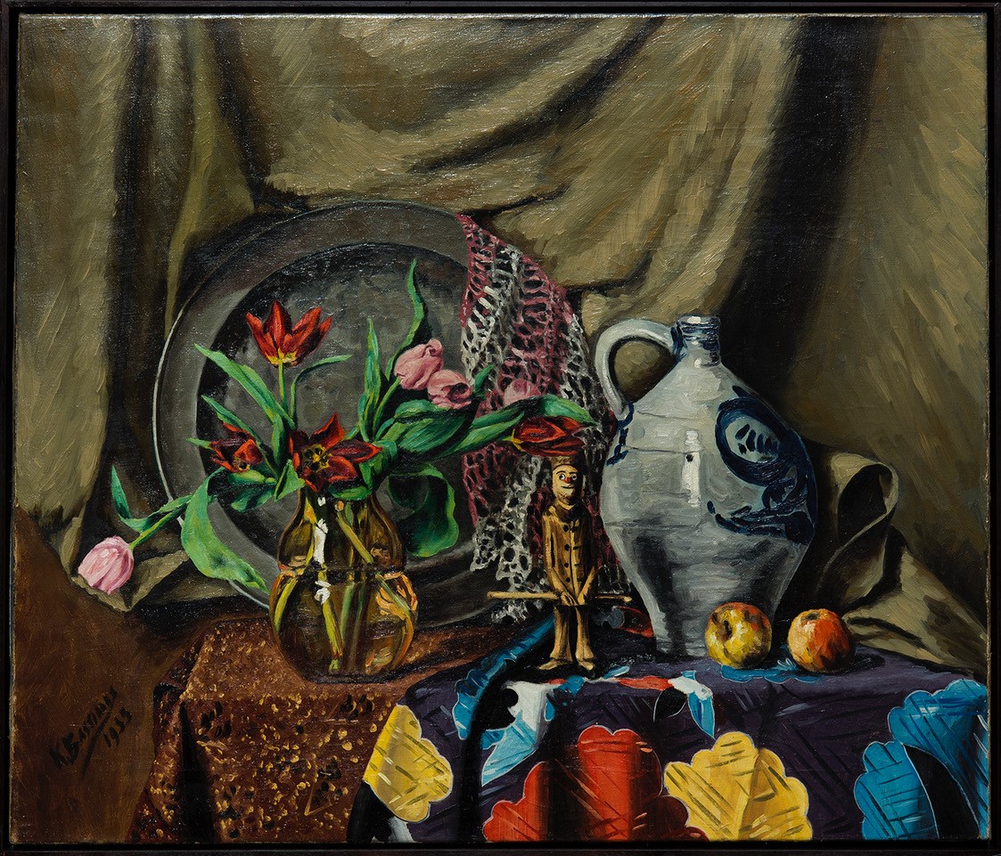 Kees Bastiaans (1909– 1986) Stilleven met tinnen schotel en harlekijn olieverf op doek; gesigneerd en gedateerd 1933